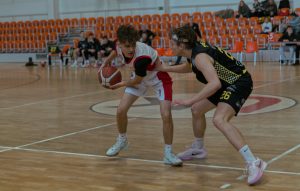 Kania w walce z rywalem