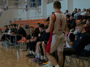 Adam Strojek szykuje się do wejścia