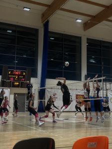 Atak zawodniczki UJK Kielce