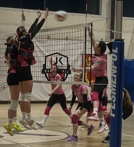 Atak zawodniczki UJK Kielce