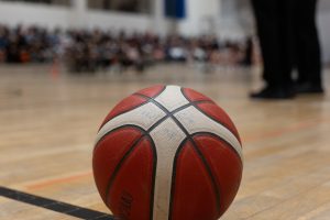 piłka do koszykówki