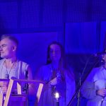 Chórek ShatyQS składający się z jednego mężczyzny oraz dwóch kobiet