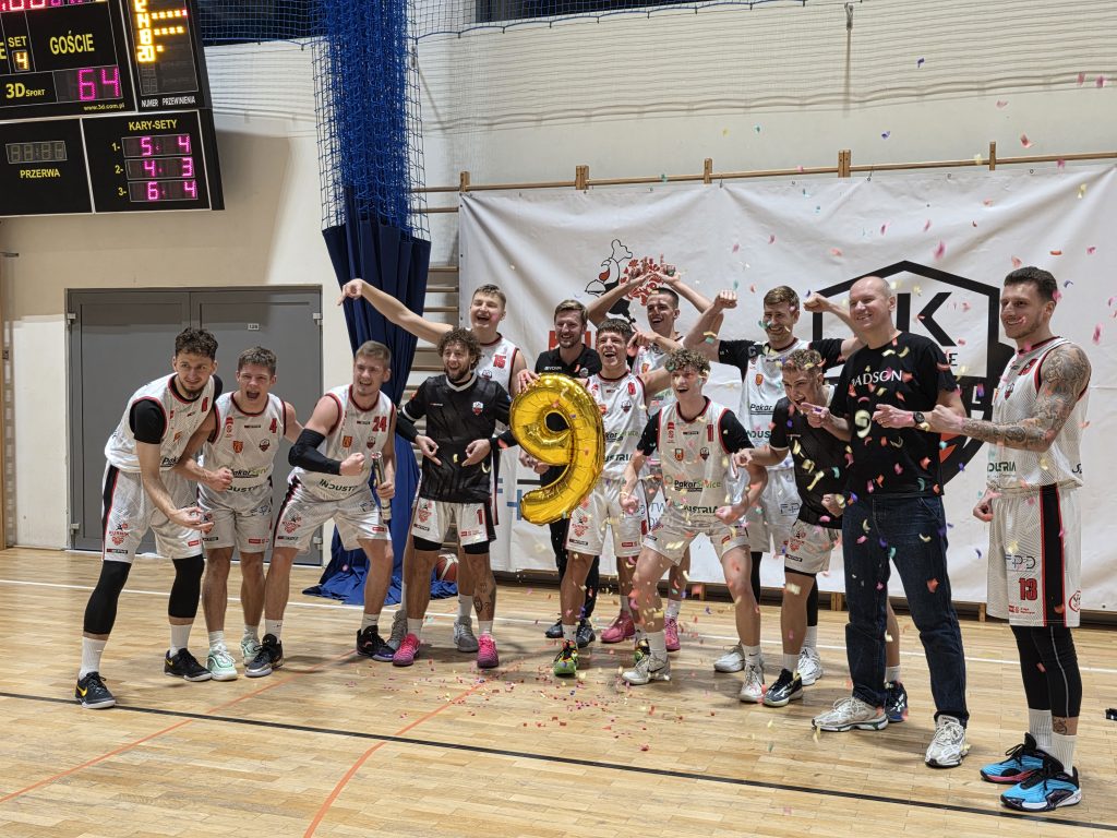 UJK Kielce świętuje 9. zwycięstwo w sezonie 2025/2026